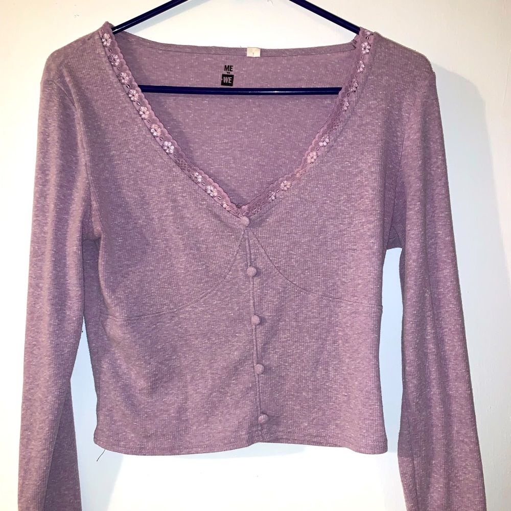 Cropped long sleeve.